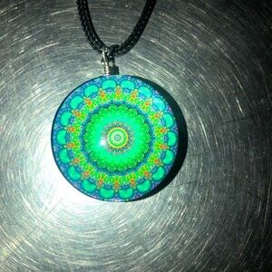 NWT Glass Round Dome Boho Pendant Necklace